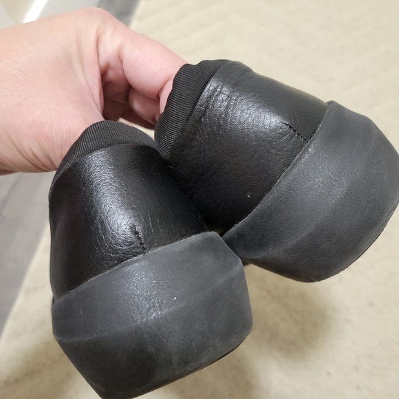 Clarks Collection Black Leather Sneakers - Picture 6 of 8